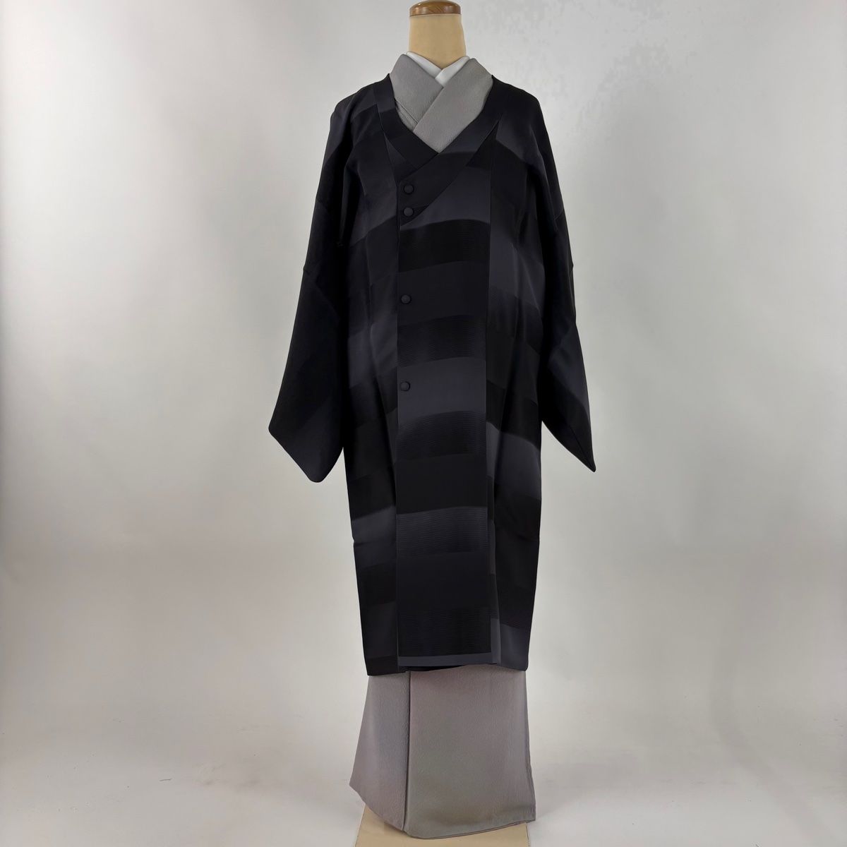 道行 身丈109.5cm 裄丈65.5cm M 和装コート 千代田衿 段縞 黒 正絹 名品
