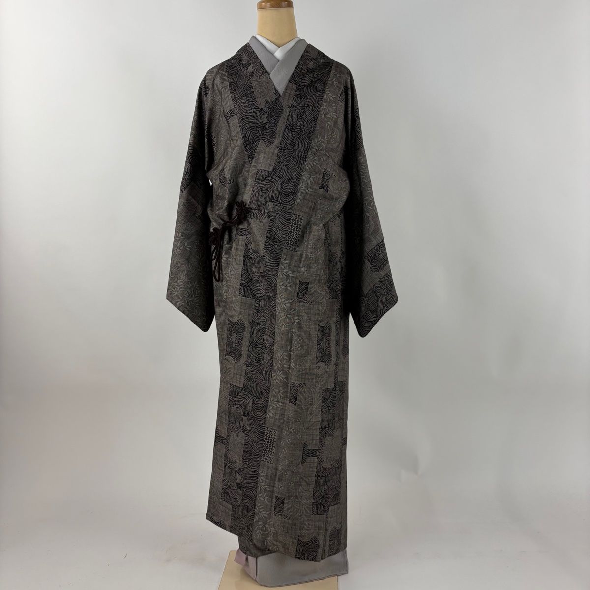 道中着 身丈134cm 裄丈68.5cm L 紬地 和装コート 葉柄 七宝 焦茶色 正絹 名品