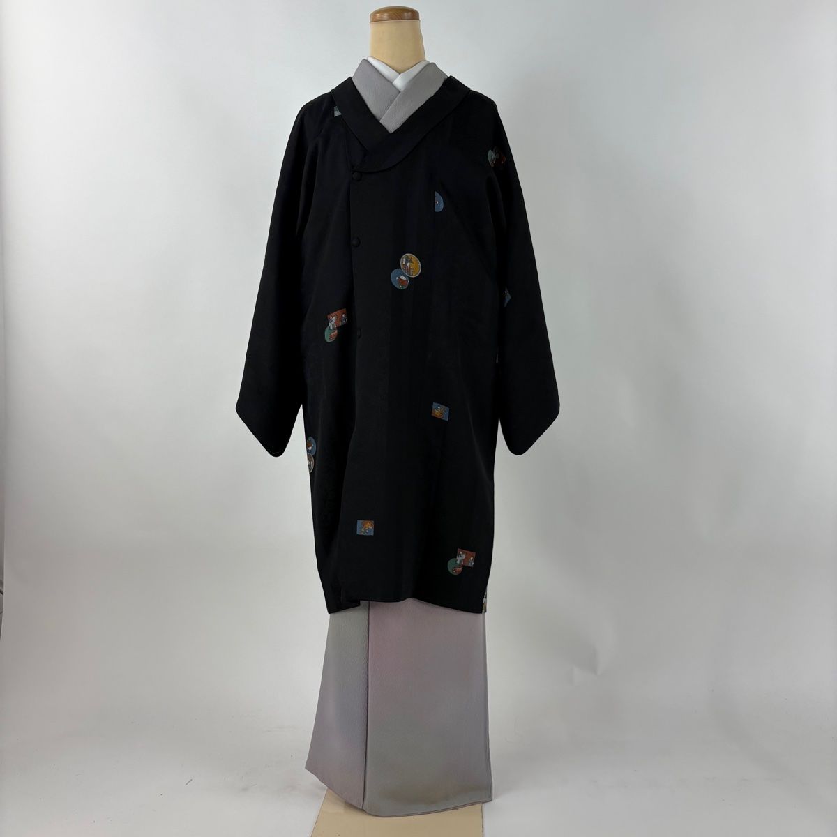 道行 身丈100.5cm 裄丈64cm M 和装コート へちま衿 人物 楓 黒 正絹 名品