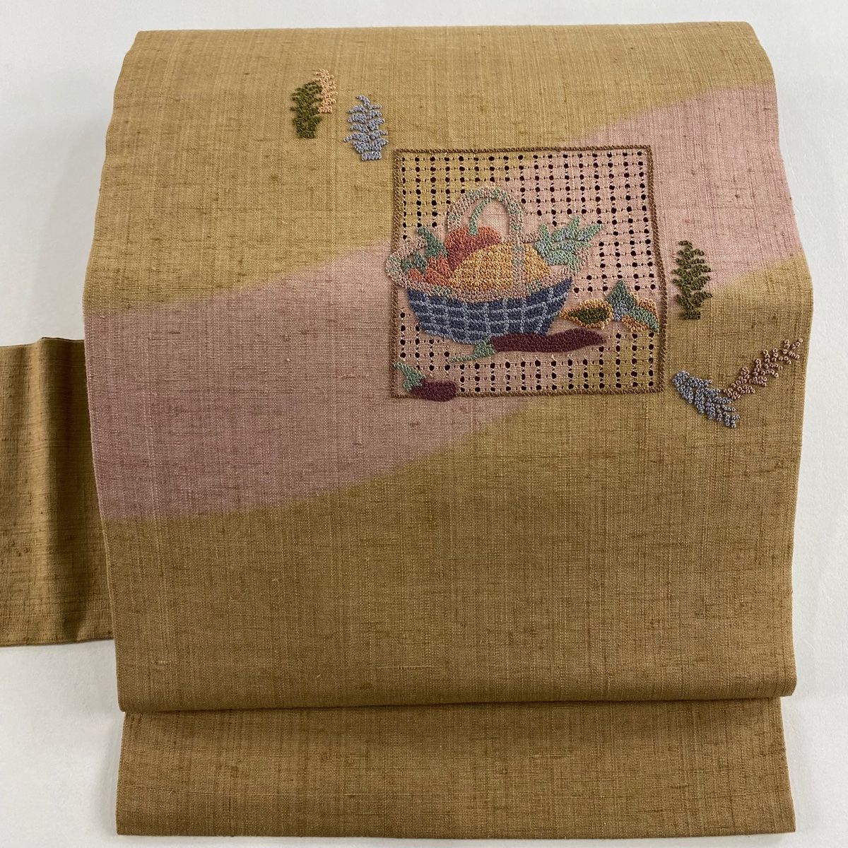 名古屋帯 秀品 紬地 色紙 生り物 刺繍 茶色 正絹