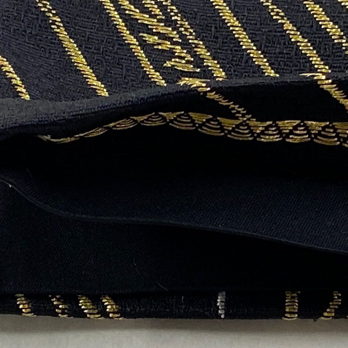 美品】 袋帯 逸品 花唐草 金糸 螺鈿 黒 お太鼓柄 正絹 【中古】 - メルカリ