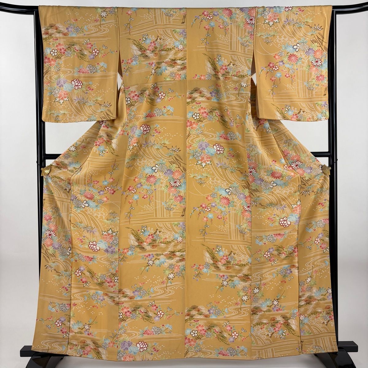 小紋 身丈161.5cm 裄丈65.5cm M 袷 松竹梅 草花 金彩 縮緬 山吹茶色 正絹 秀品