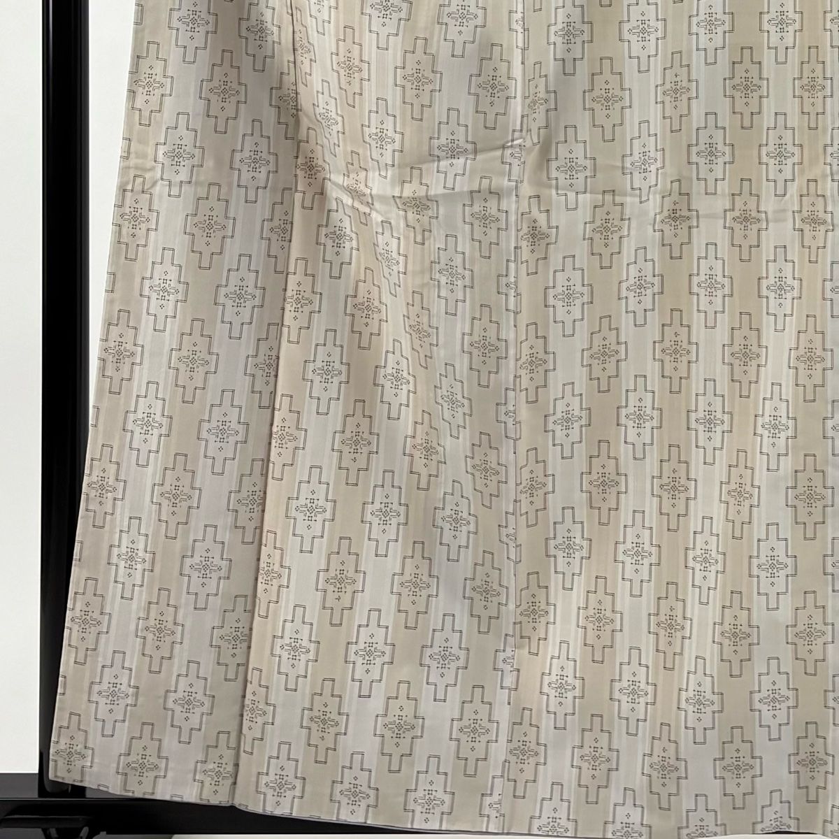 大島紬 身丈160cm 裄丈68cm L 袷 証紙 幾何学模様 縦縞 灰茶 正絹 名品