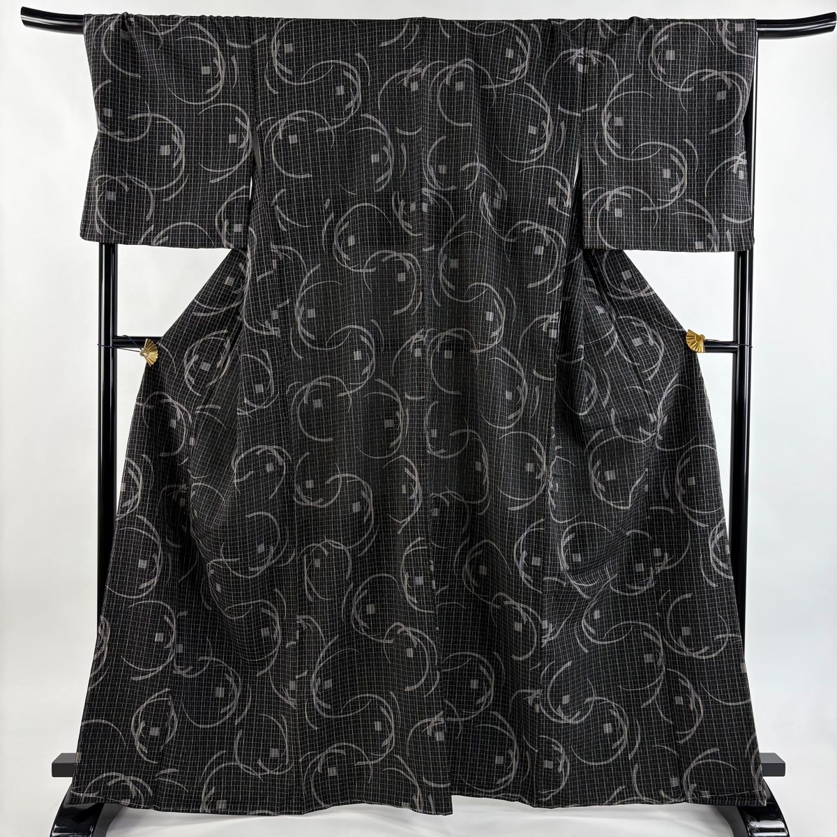 小紋 身丈165cm 裄丈70cm L 袷 紬地 幾何学模様 格子 黒 正絹 名品