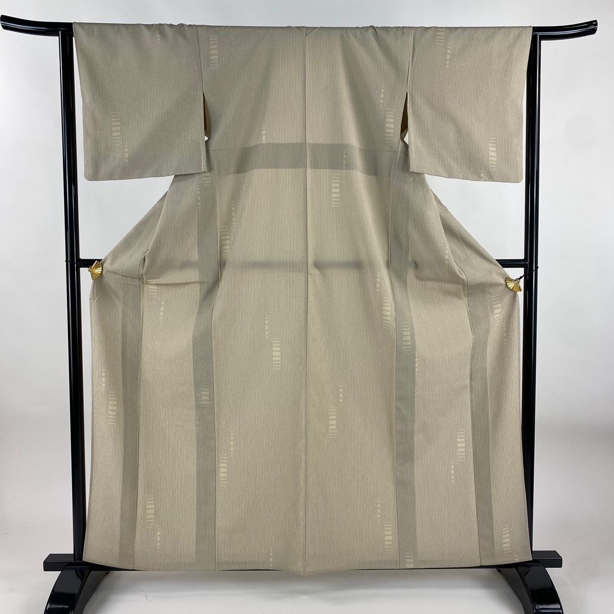 塩沢紬 身丈162.5cm 裄丈64cm M 薄物 塩沢絣 証紙 縞 幾何学 薄茶色 正絹