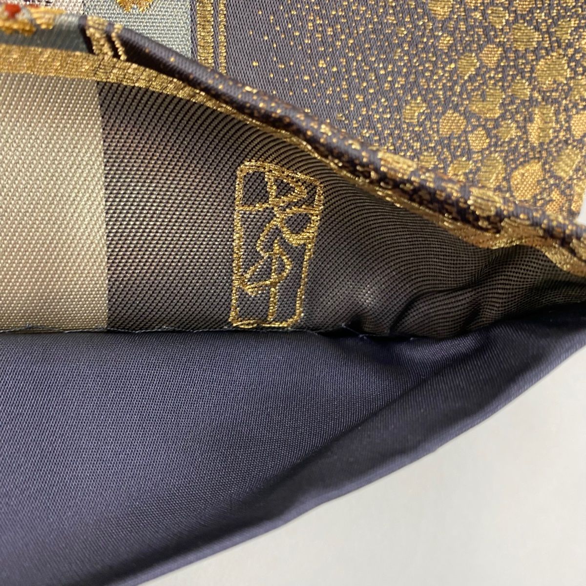 美品】 袋帯 秀品 加納幸 落款 網目 花 箔 金糸 銀色 六通 正絹 【中古