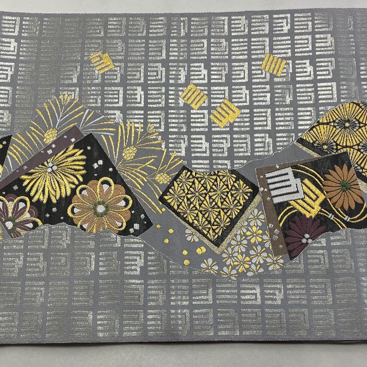 美品】 袋帯 逸品 長嶋成織物 証紙 道長取瑞祥文 源氏香 灰色 六通