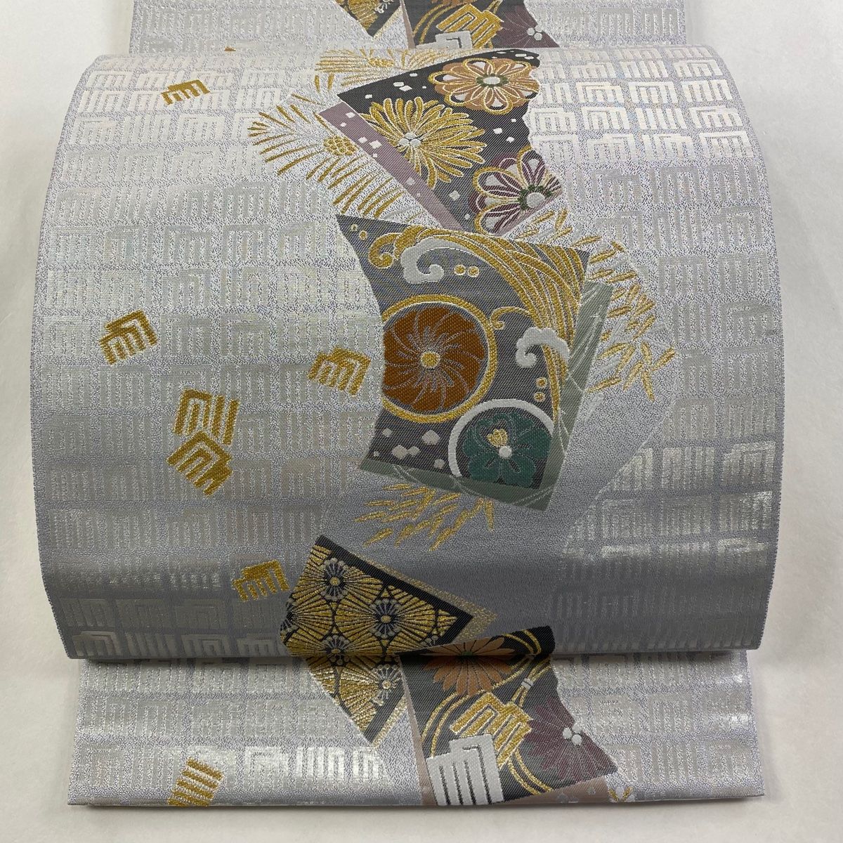 美品】 袋帯 逸品 長嶋成織物 証紙 道長取瑞祥文 源氏香 灰色 六通