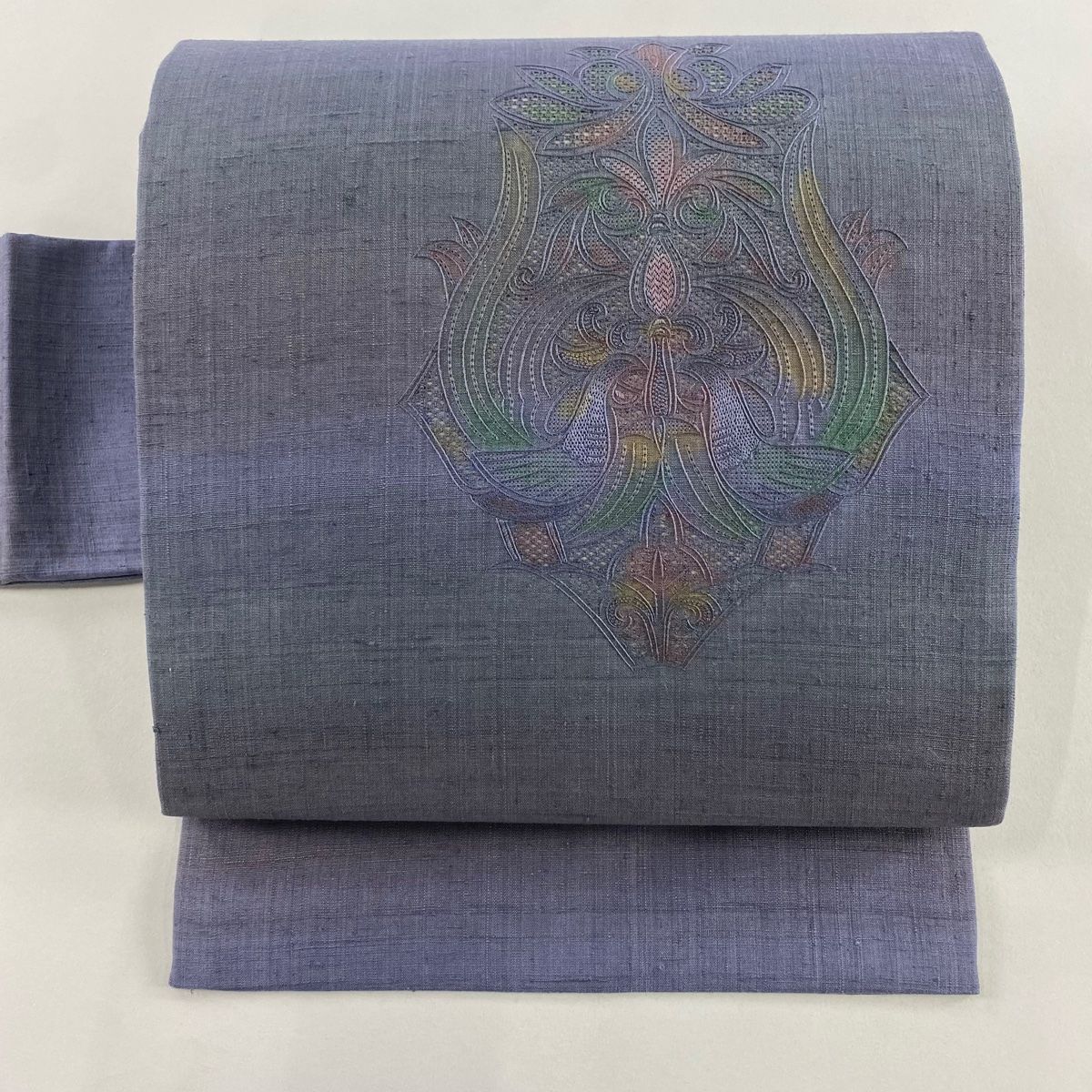 名古屋帯 秀品 紬地 草花 蘇州刺繍 青紫 正絹