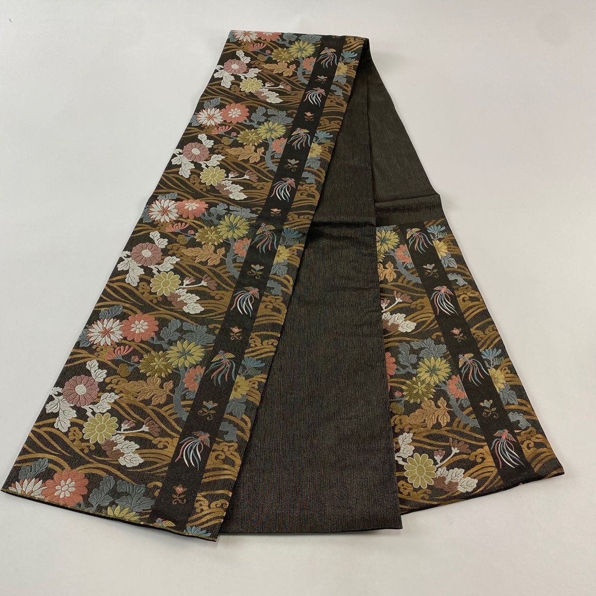 袋帯 秀品 菊 波 金通し 唐織 墨色 六通 正絹 【中古】 - メルカリ
