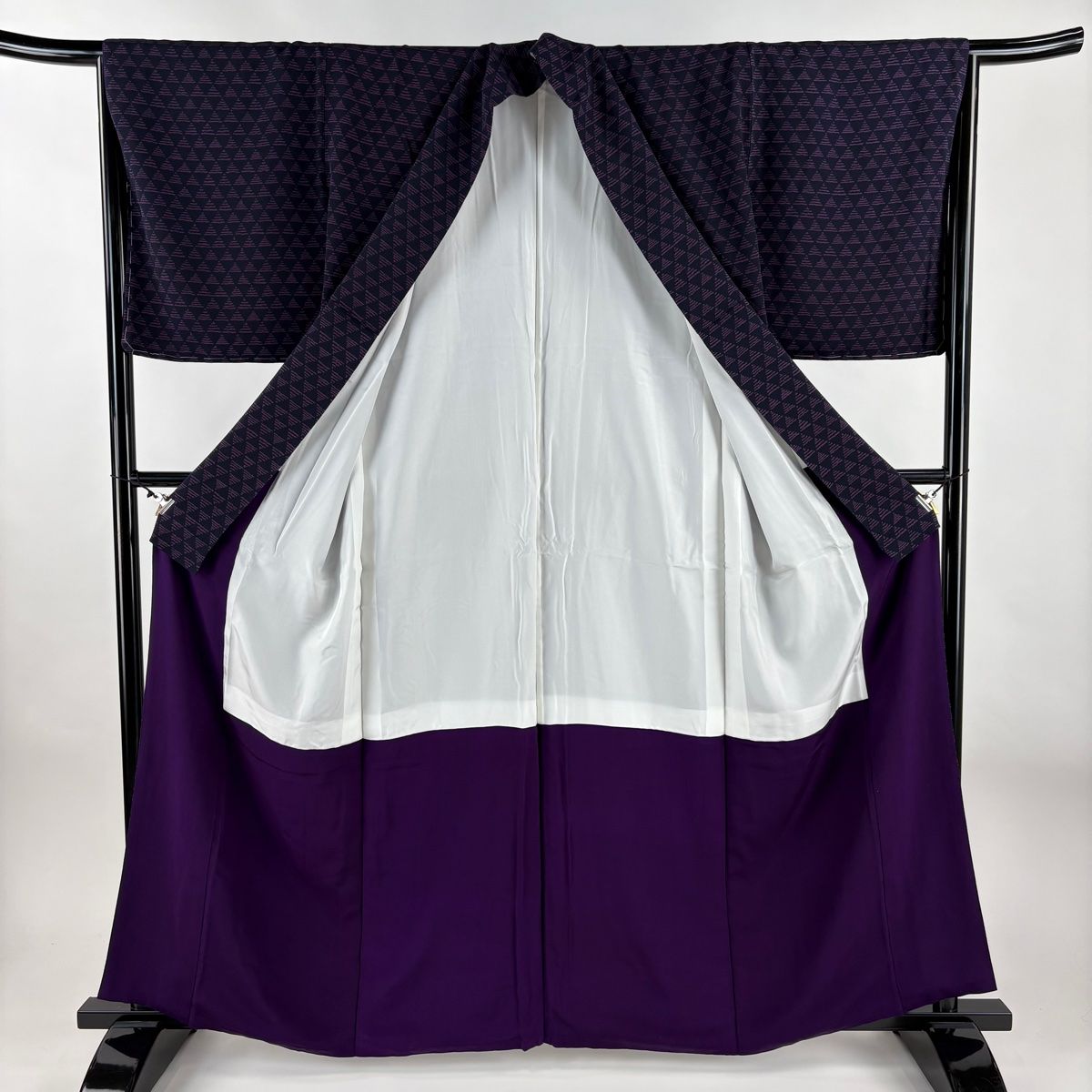 縮緬　縞小紋　丈161.5 裄67.5 きれいめ 縮緬 縞小紋 丈161.5 裄67.5 きれいめ 縞模様 縮緬 裄67.5 色味