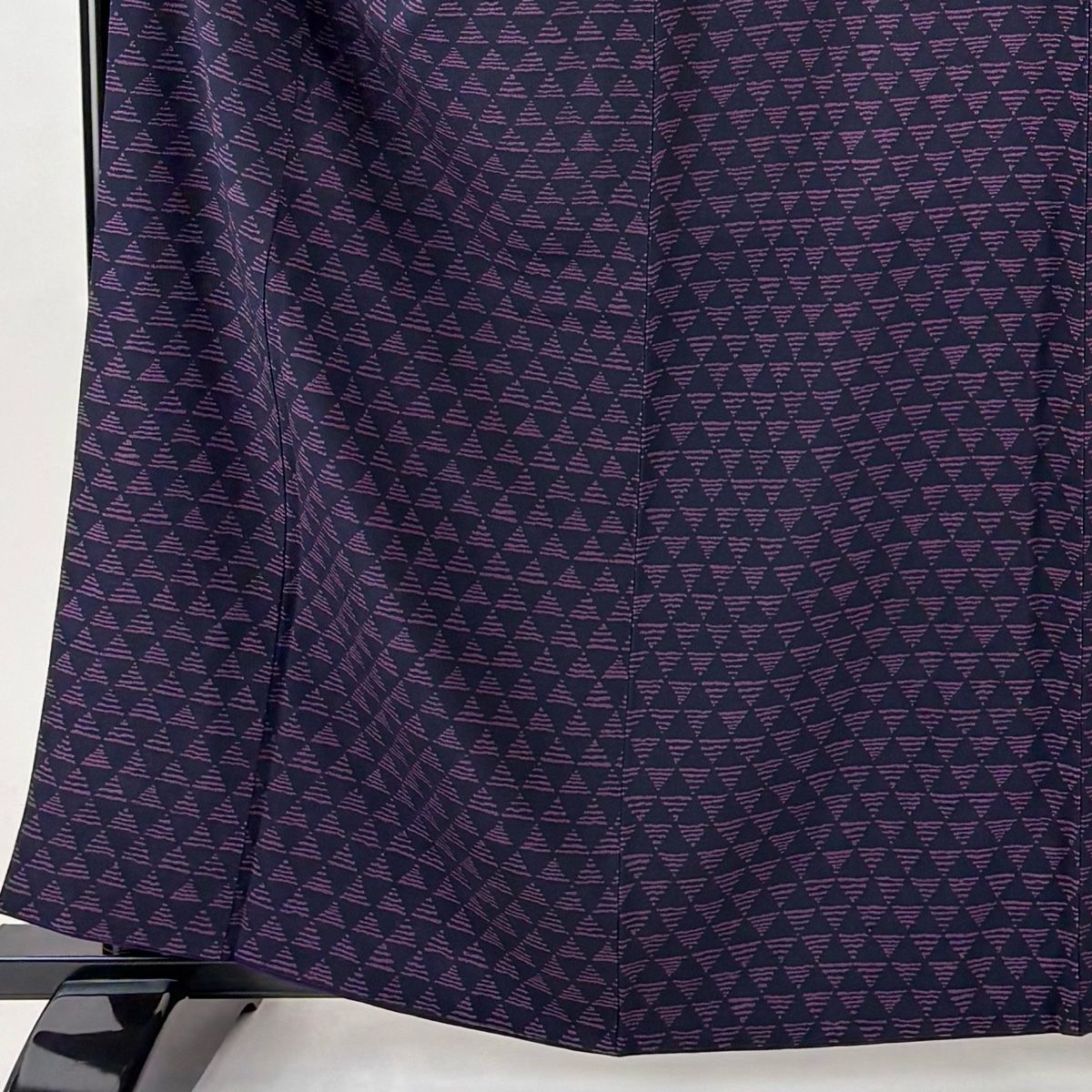 小紋 身丈161.5cm 裄丈66cm M 袷 鱗文 縞模様 縮緬 濃紫 正絹 秀品