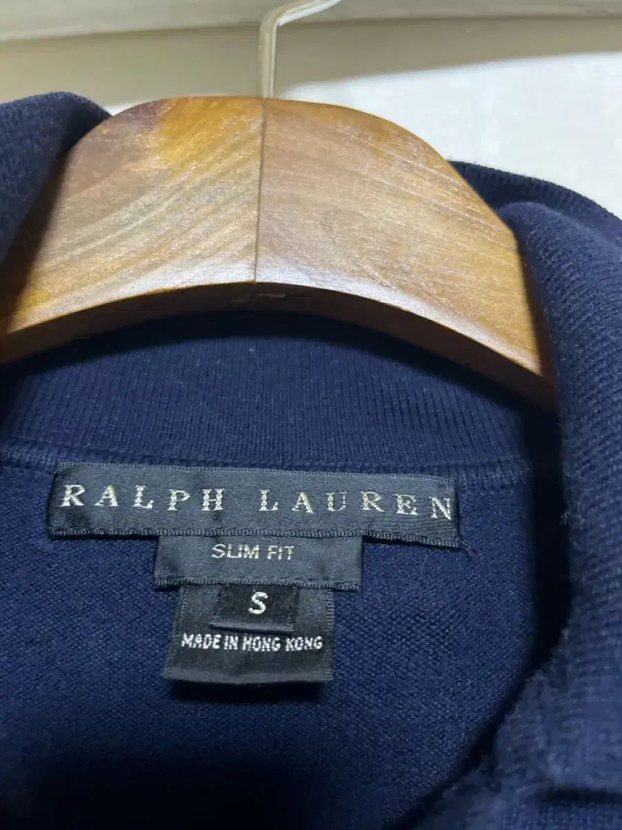 ダークネイビー