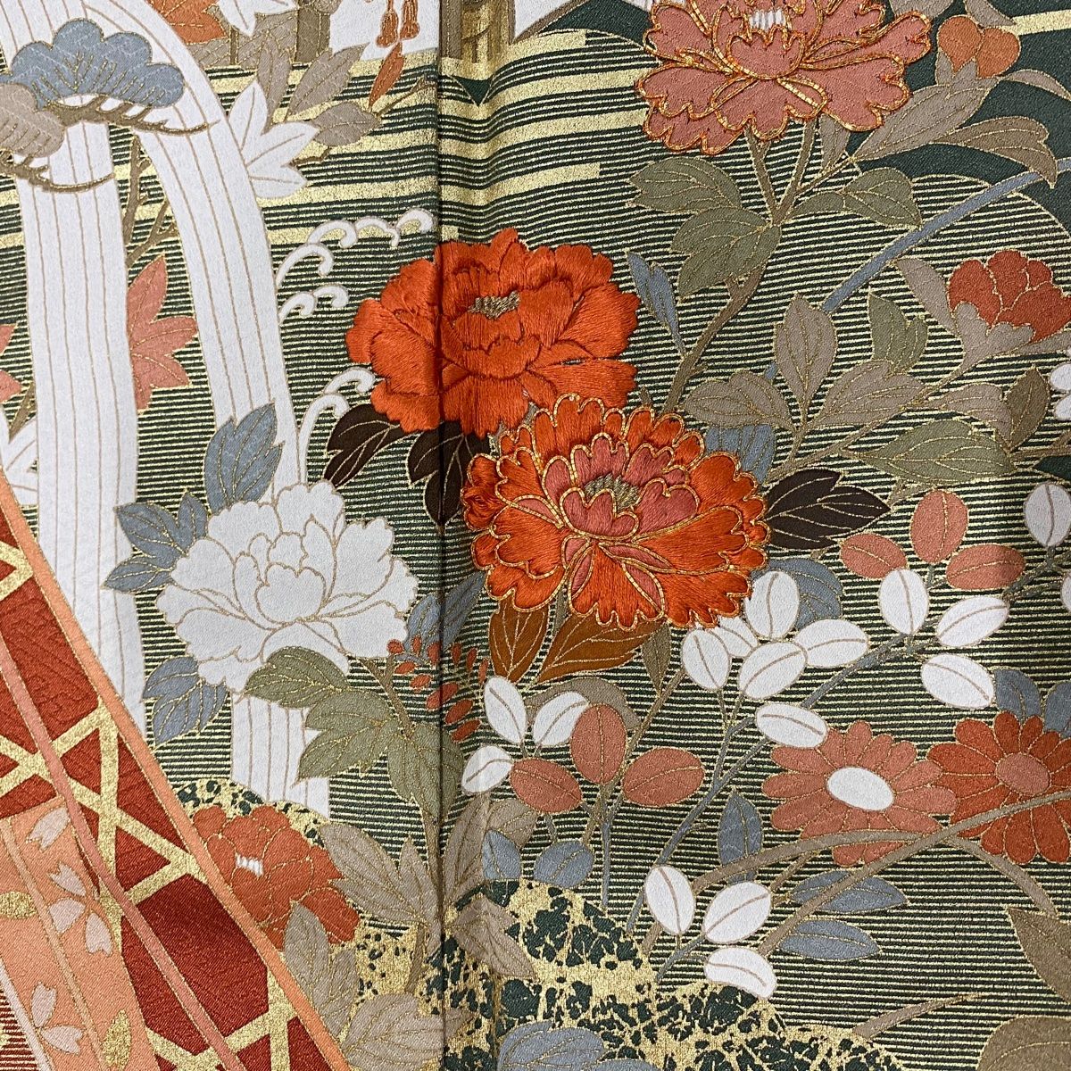 ★専用★訪問着 単衣 黒 ベージュ 金糸 刺繍 身丈166cm 裄丈70cm ☆専用☆訪問着 単衣 黒 ベージュ 金糸 刺繍 身丈166cm 裄丈70cm