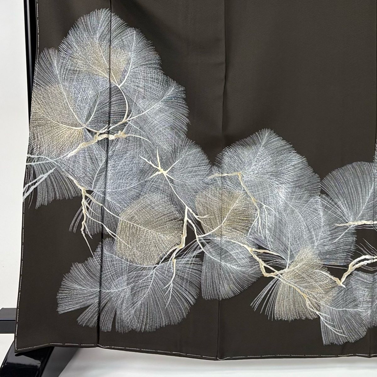 色留袖 身丈165.5cm 裄丈70.5cm L 袷 松 金銀糸 ラメ 焦茶色 正絹 秀品 一つ紋