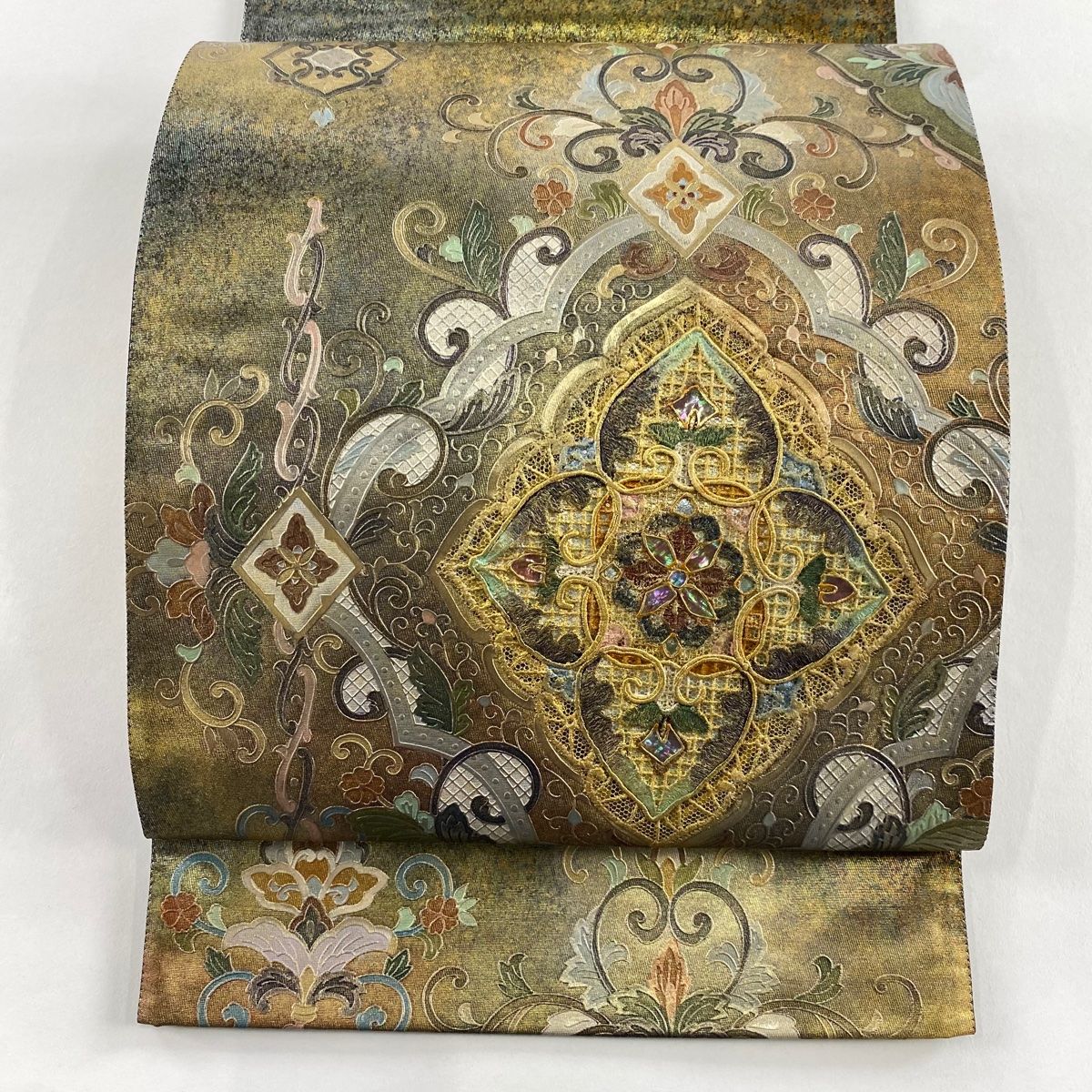 袋帯 名品 華文 草花 螺鈿 刺繍 金色 お太鼓柄 正絹