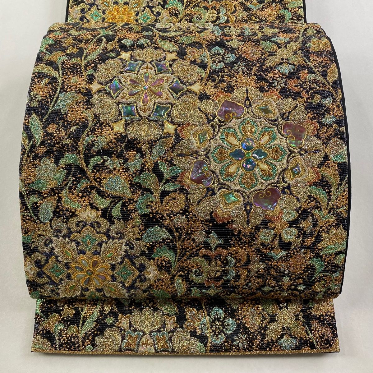 袋帯 名品 華文 草花 箔 螺鈿 黒 お太鼓柄 正絹