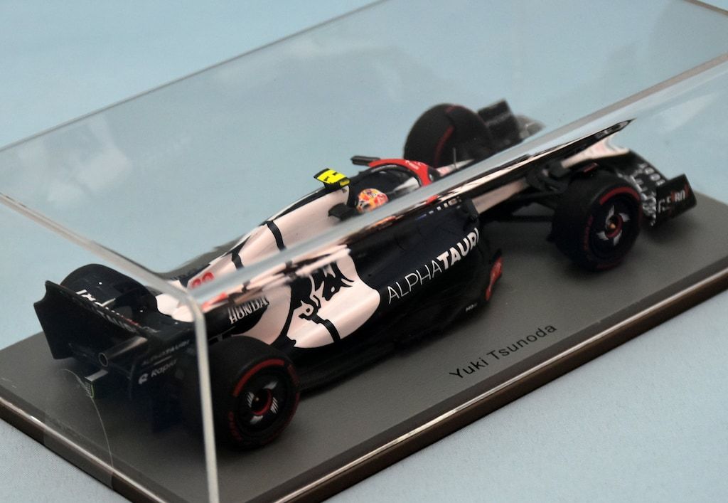 MINIMAX 1|43 Spark model AlphaTauri AT03 No.22 Scuderia Bahrain GP 2025 角田裕毅 S8572