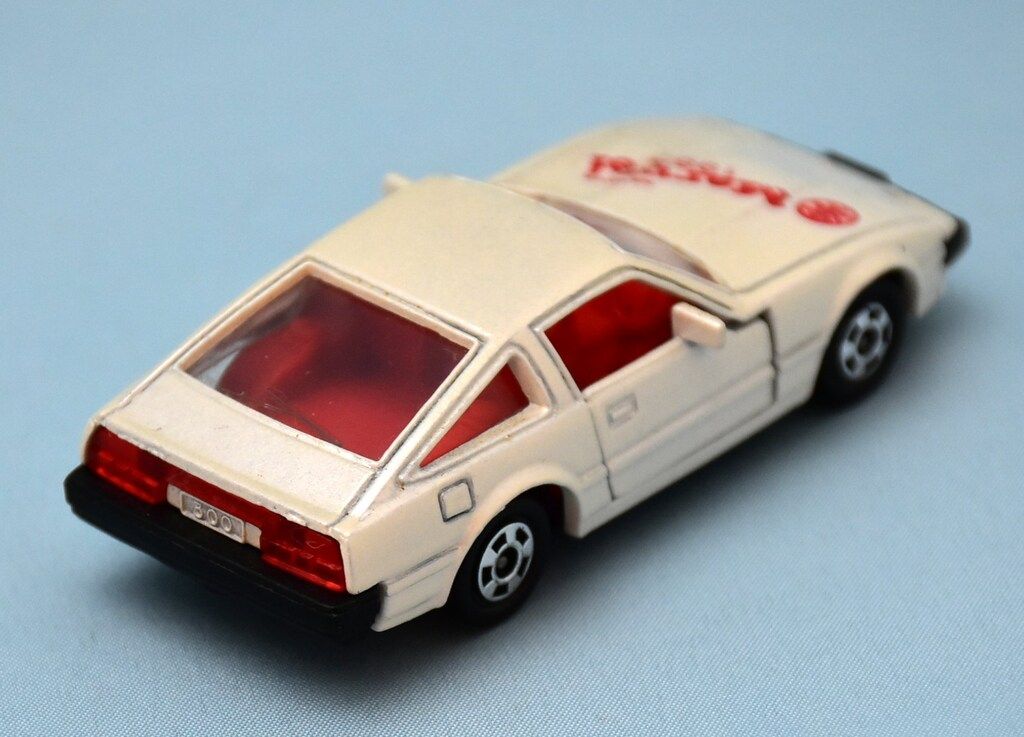 トミー トミカ赤箱 丸栄デパート特注 ニッサン フェアレディZ パールホワイト 内装赤 タンポ 15 4 5