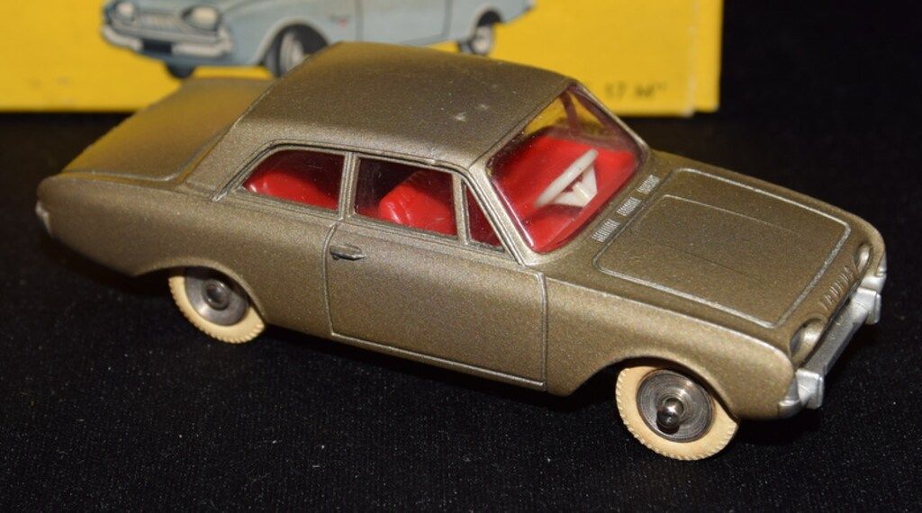 DINKY FRANCE 559 104 mm Ford Taunus 17 M 62