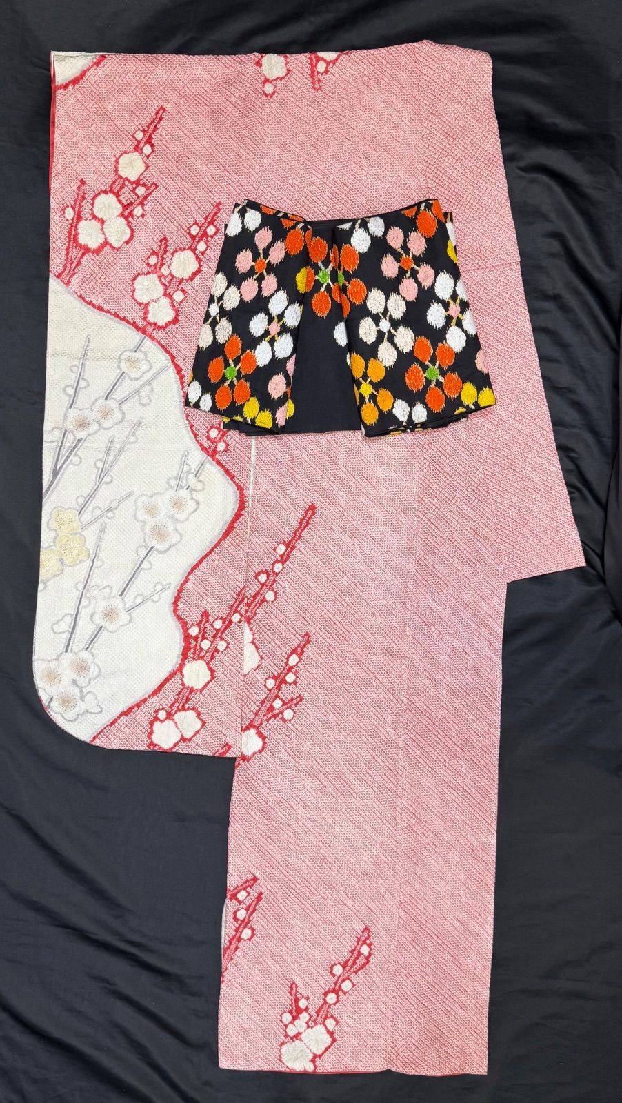 白地Ｐ梅絞り振袖身丈157cm裄丈66cm正絹重ね襟付き袷広襟