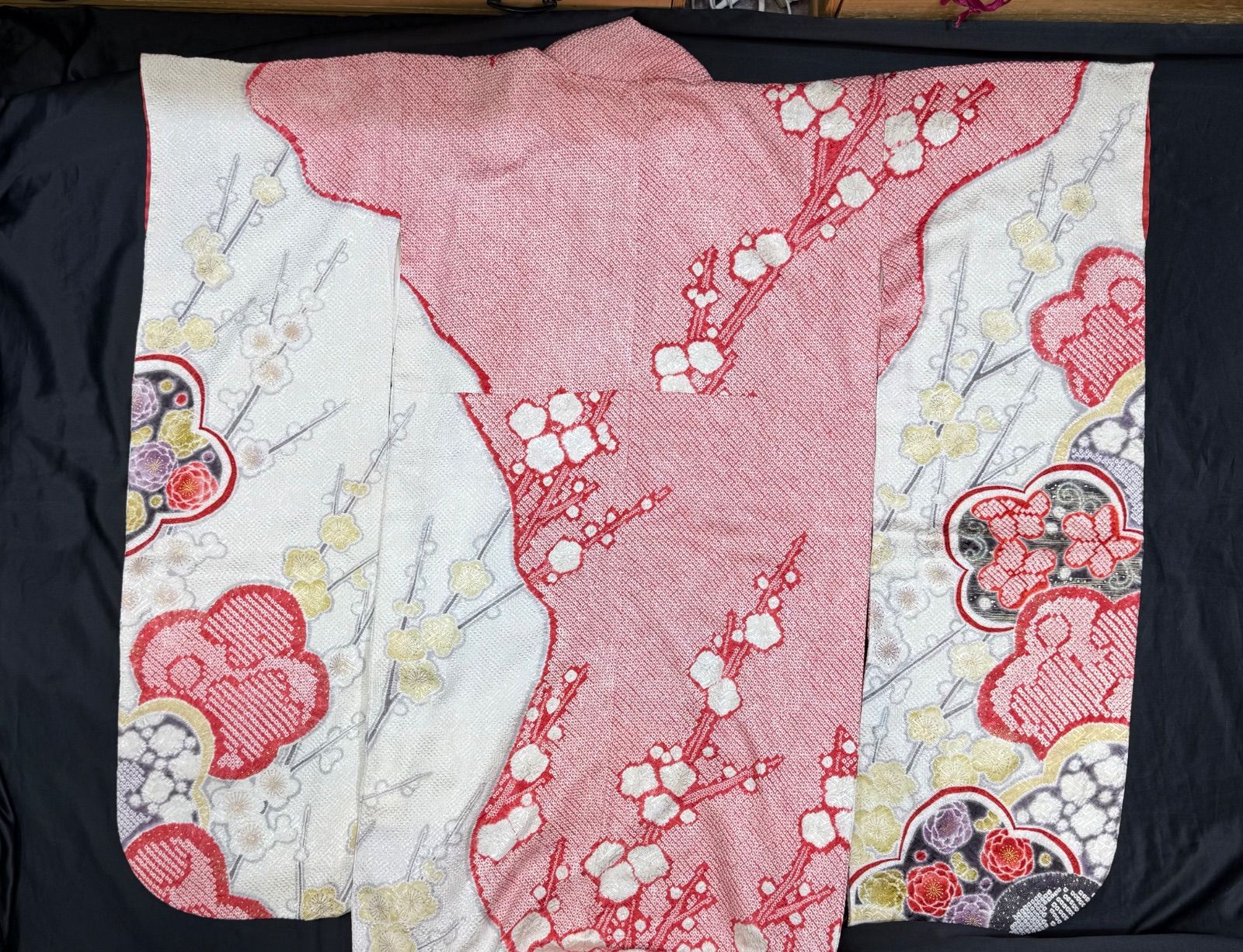 超豪華絢爛 白地Ｐ梅絞り振袖身丈157cm裄丈66cm正絹重ね襟付き袷広襟