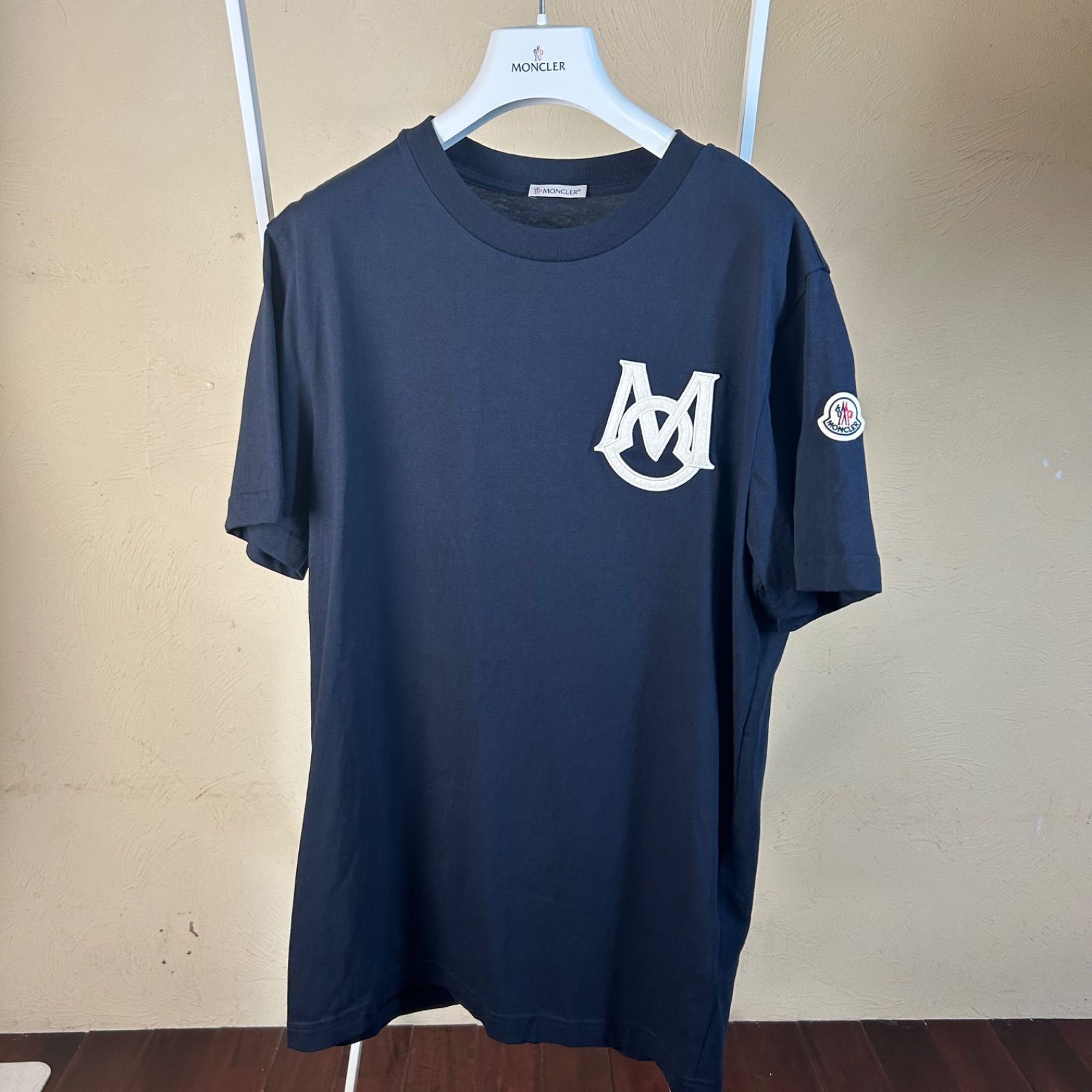 極美品】 MONCLER モンクレール半袖TシャツネイビーM - メルカリ
