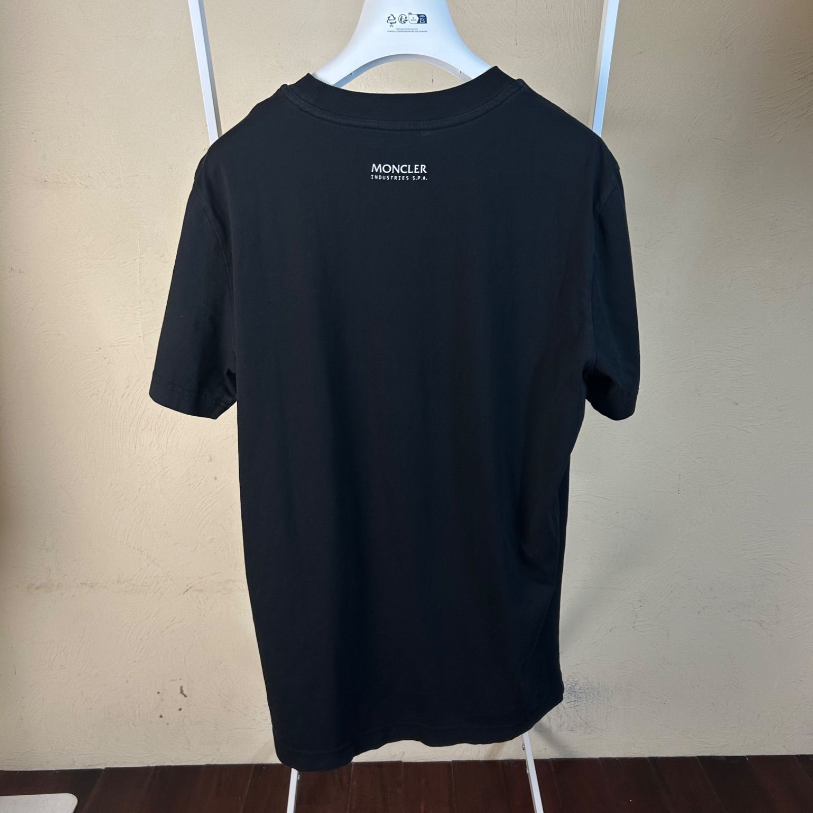 新作】 モンクレール MONCLER半袖Tシャツラバーワッペン黒S - メルカリ