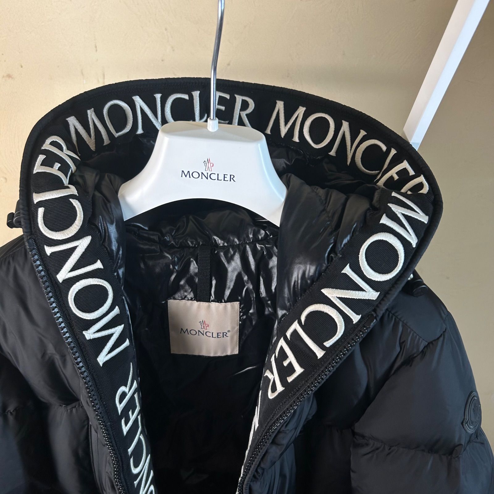 極美品】 MONCLER モンクレール MONTCLA モンクラー 刺繍レタリング