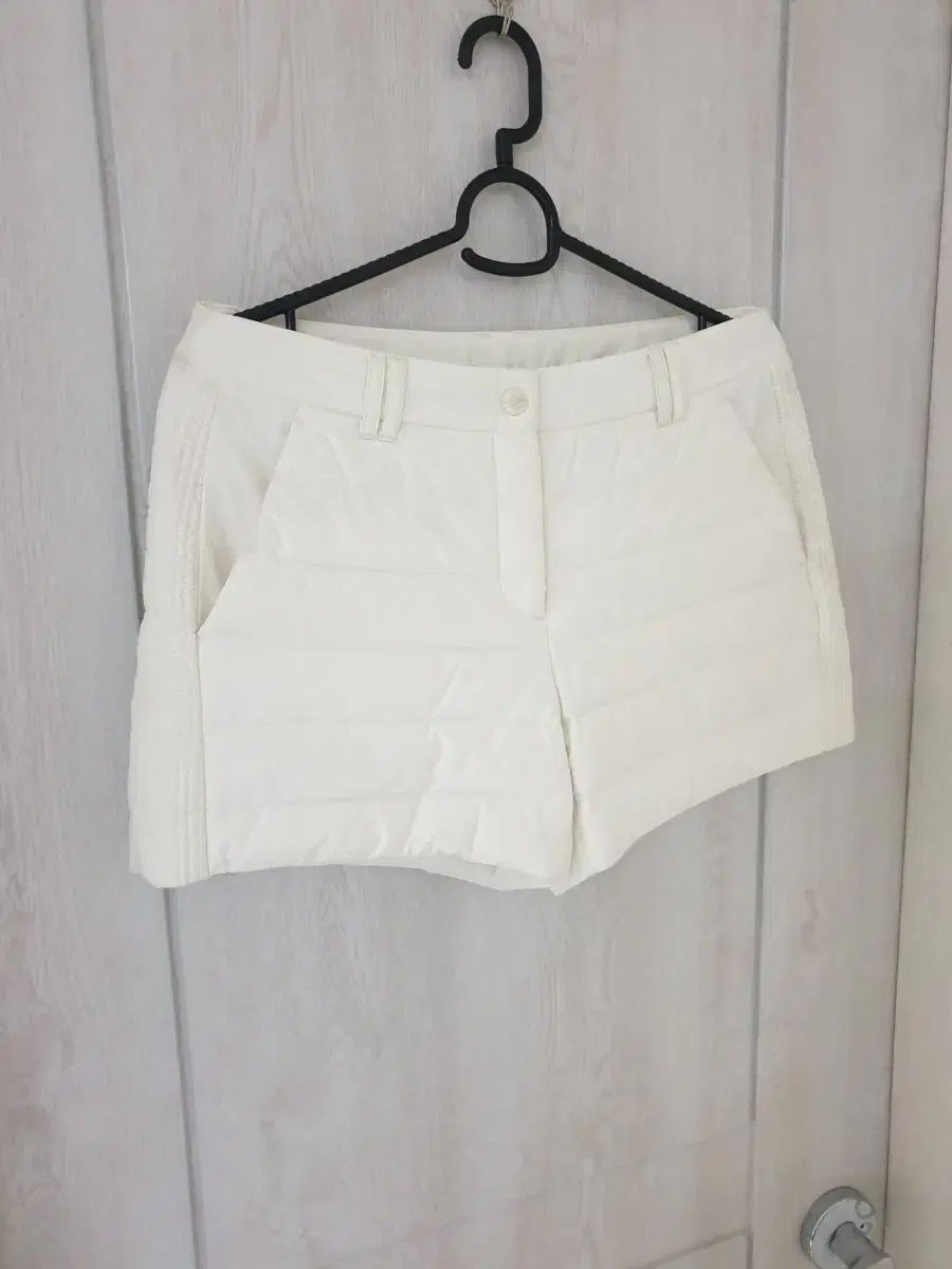 本物 St ANDREWS（セント アンドリュース）グースダウンショートパンツ