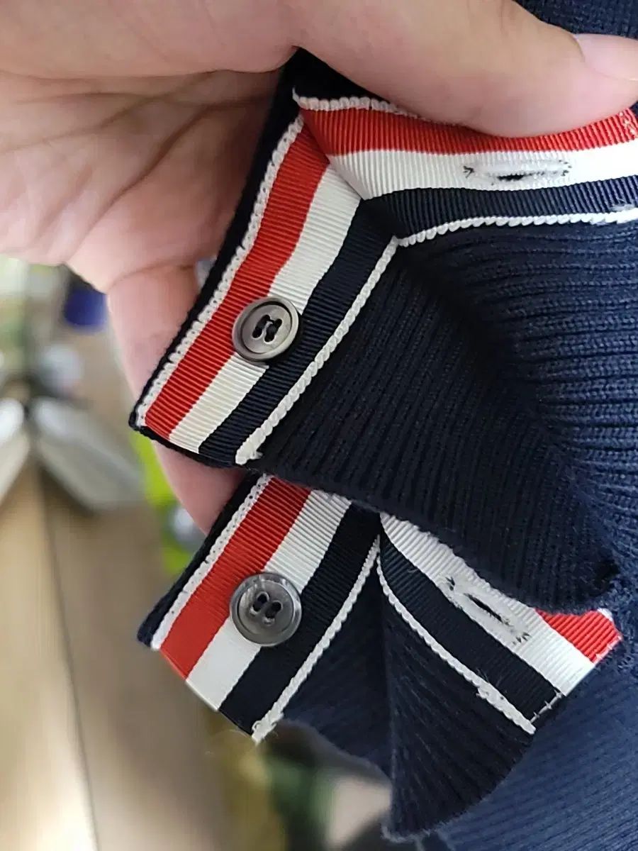 デパート ハングルタグ Thom Browne トム ブラウン ミラノステッチ ダブル 袖ストライプ シグネチャー ライニング カーディガン