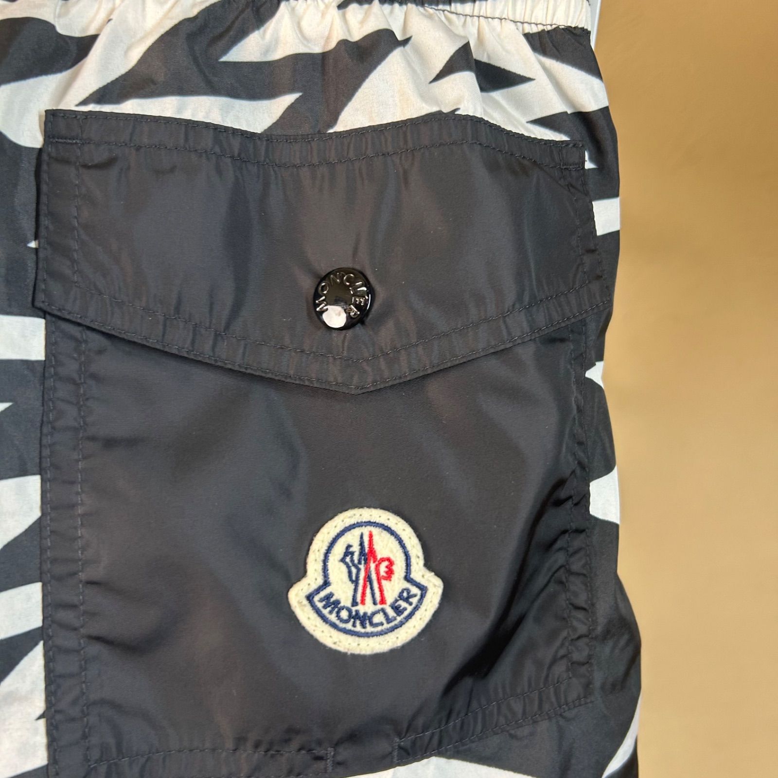モンクレールハーフショートパンツL