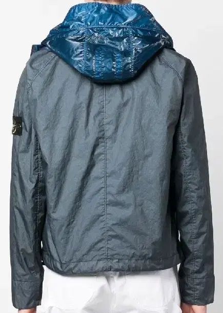 ストーンアイランド