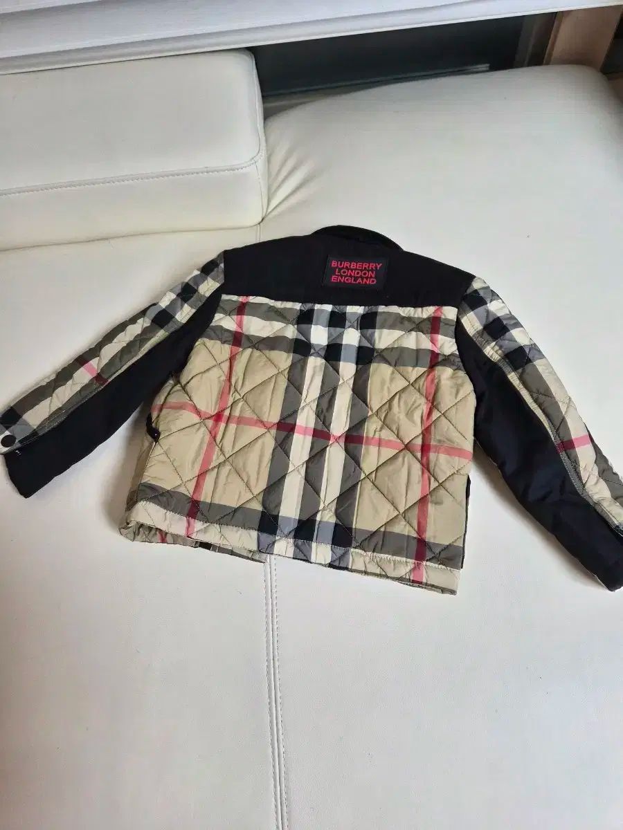  バーバリー チェック ユア キルティング ジャケット 3 y アウター ベビー服(~95cm)