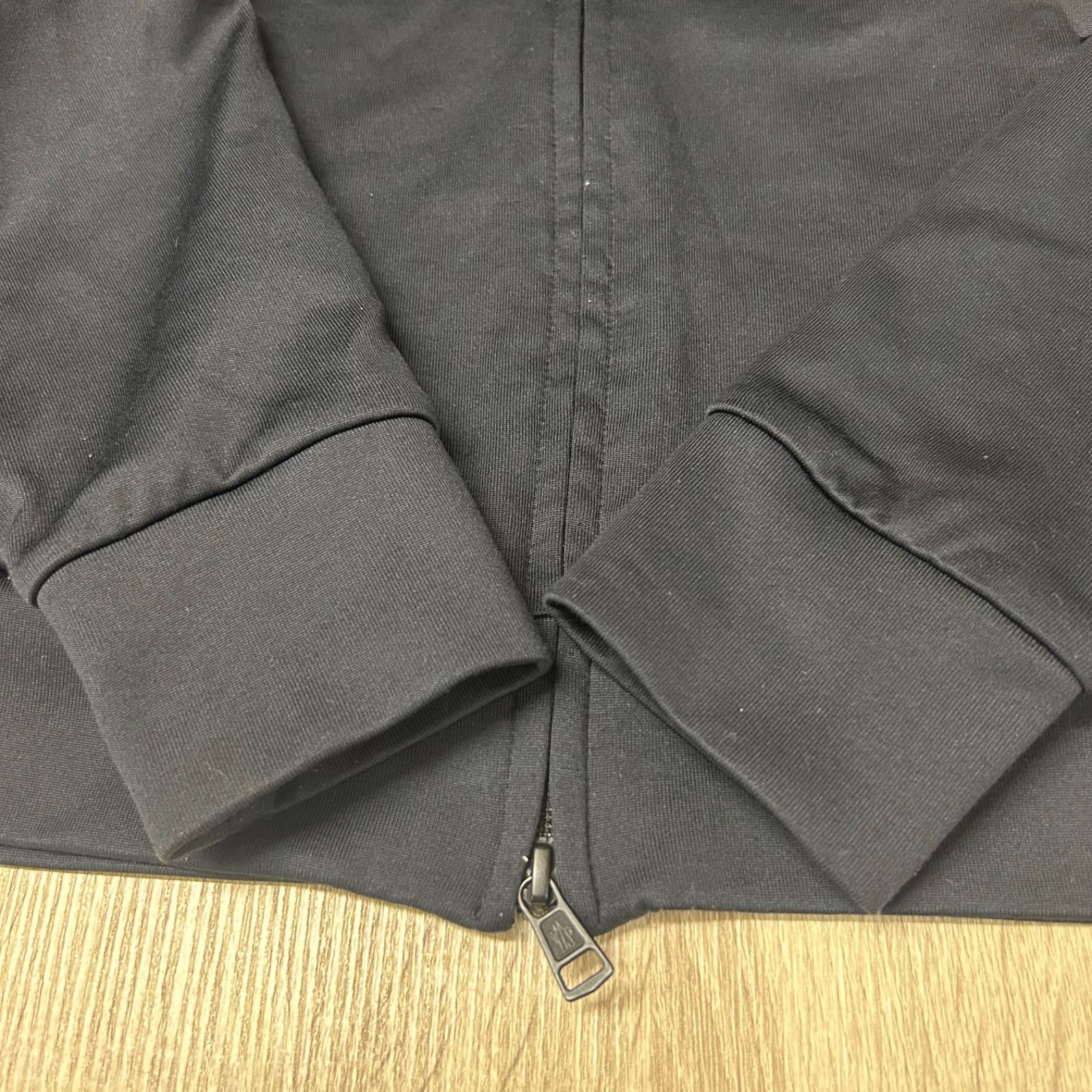 ジップアップパーカー黒S