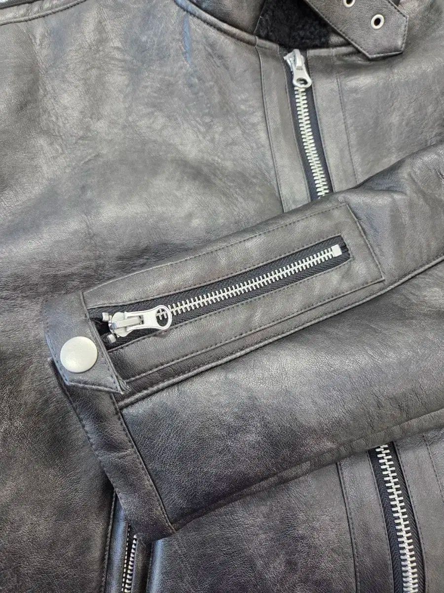 ムートンコート