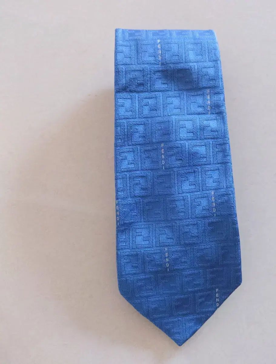 FENDI フェンディ FF ロゴ シルクネクタイ ブルー