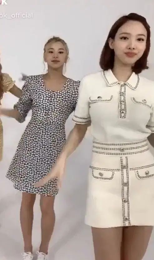 マージュ ナヨン NAYEON スティッチ セットアップ ツーピース ニット ミニスカート 正規品