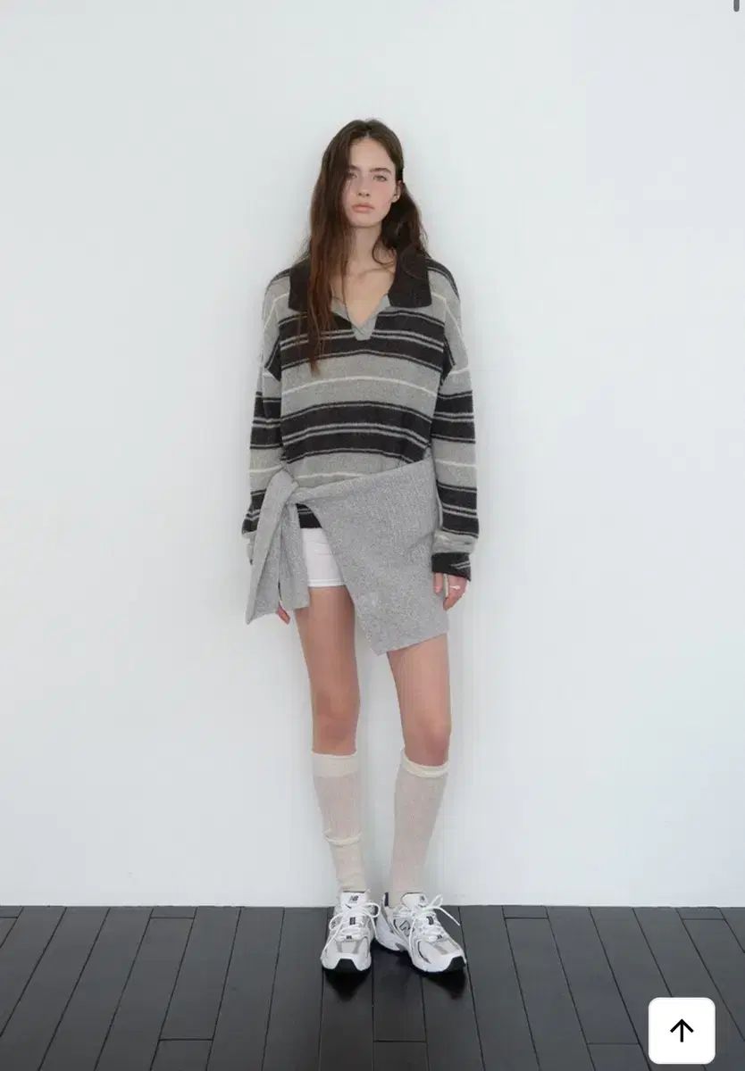 ラウスト プレストライプ オープンカラ プルオーバー チャコール