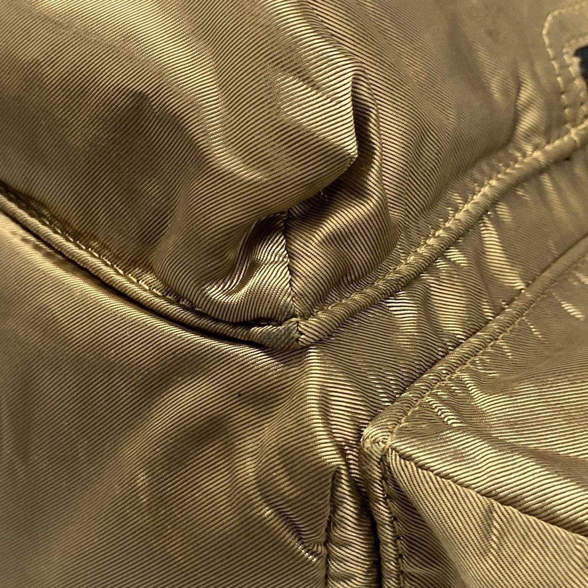 24時間以内発送。 BURBERRY LONDON ENGLAND バーバリーロンドンイングランド リュックサック ゴールド×黒 チェーンショルダー レザー