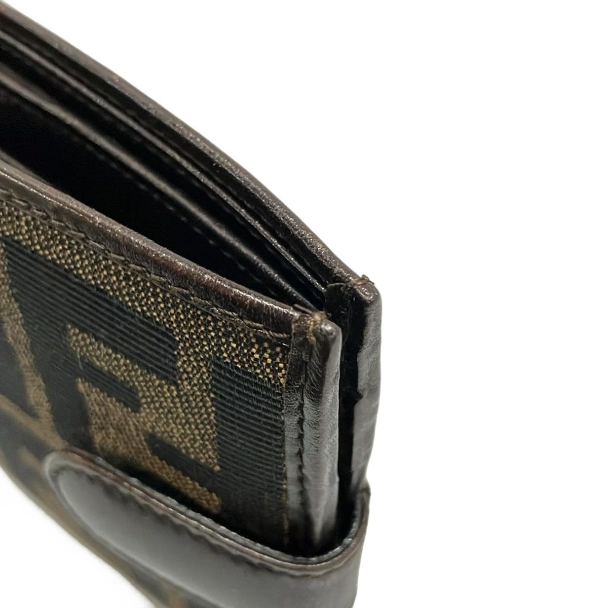  FENDI フェンディ 2つ折り財布 ズッカ柄 15814 ブラウン 黒 ダークブラウン レザー 二つ折り財布 折り財布