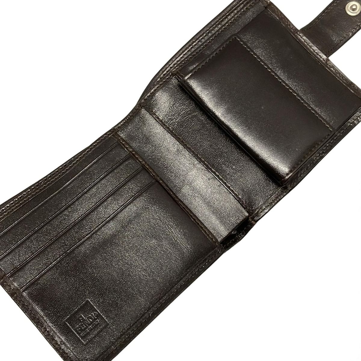 ダークブラウン レザー