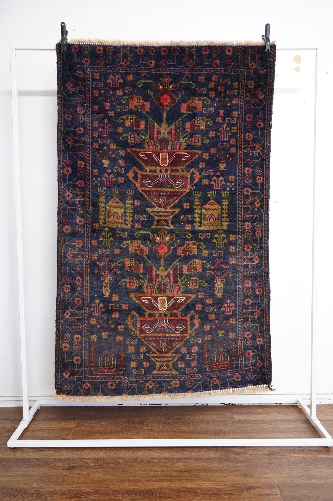 トライバルラグ　バルーチ　ヴィンテージラグ　手織り絨毯　アフガニスタン ヴィンテージラグ アフガニスタン バルーチ族 トライバルラグ 134.5cm