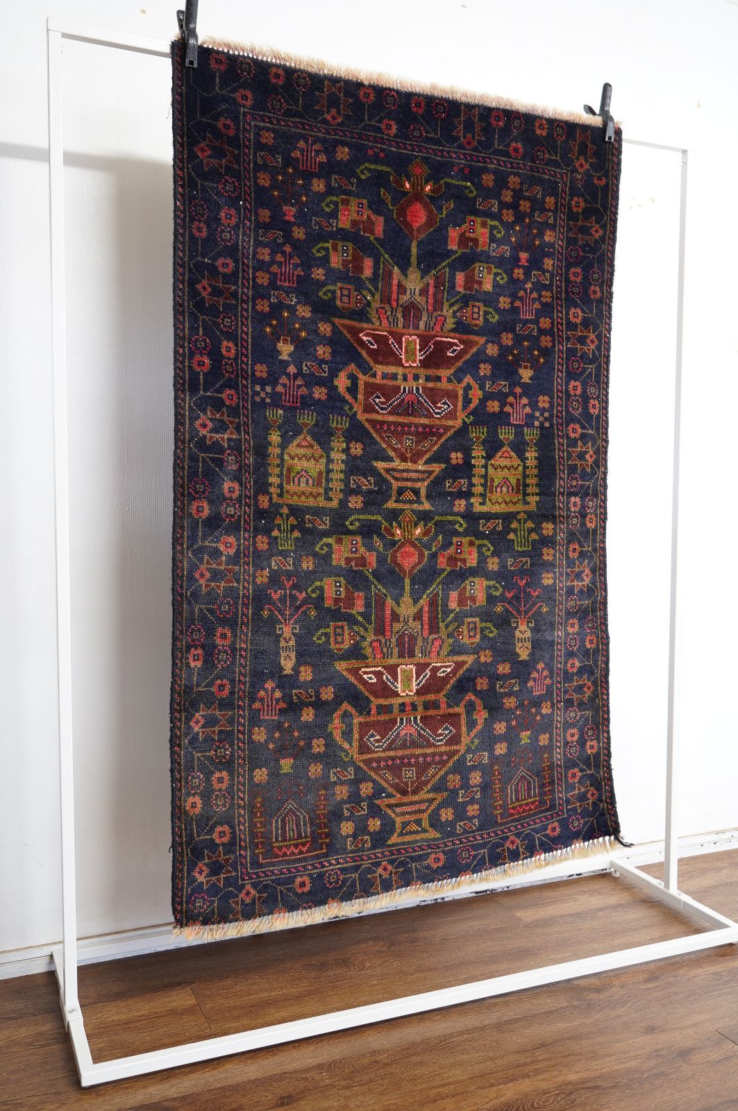 ヴィンテージラグ アフガニスタン バルーチ族 トライバルラグ 134.5cm×85cm 手織り絨毯