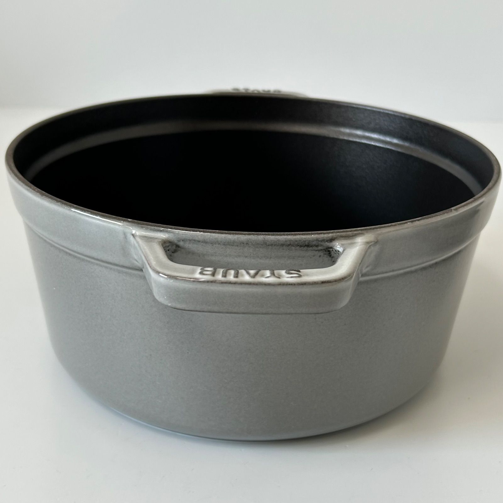 ラウンド グレー