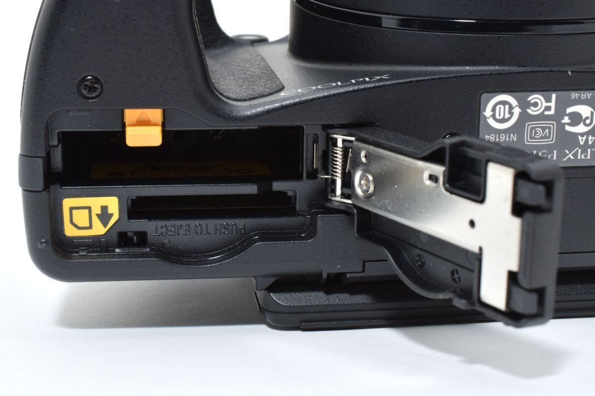 デジタルカメラ Y