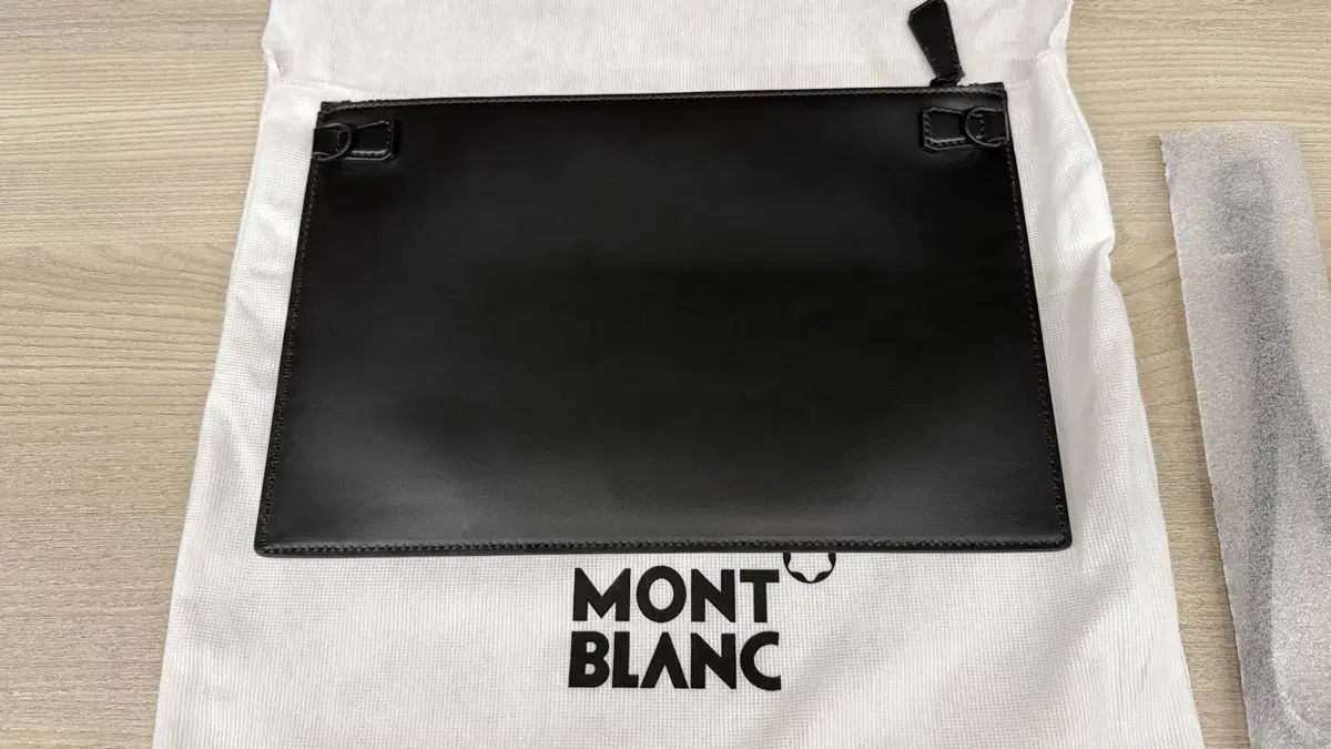 MONT BLANC モンブラン クラッチ エクストリーム3.0 ポーチ MONT BLANC モンブラン クラッチ エクストリーム3.0 ポーチ