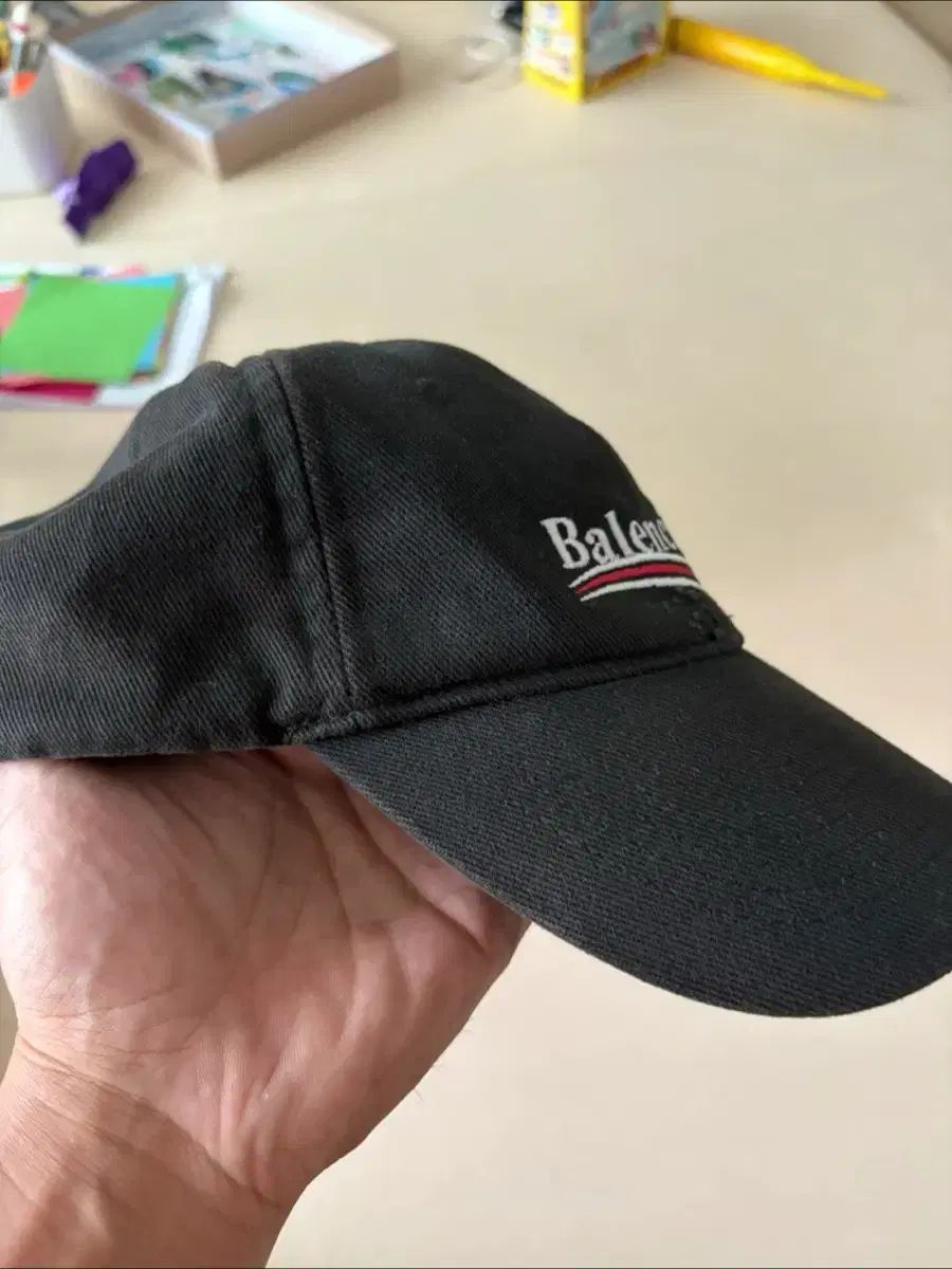 バレンシアガ ウェーブロゴ ヴィンテージ ベースボールキャップ