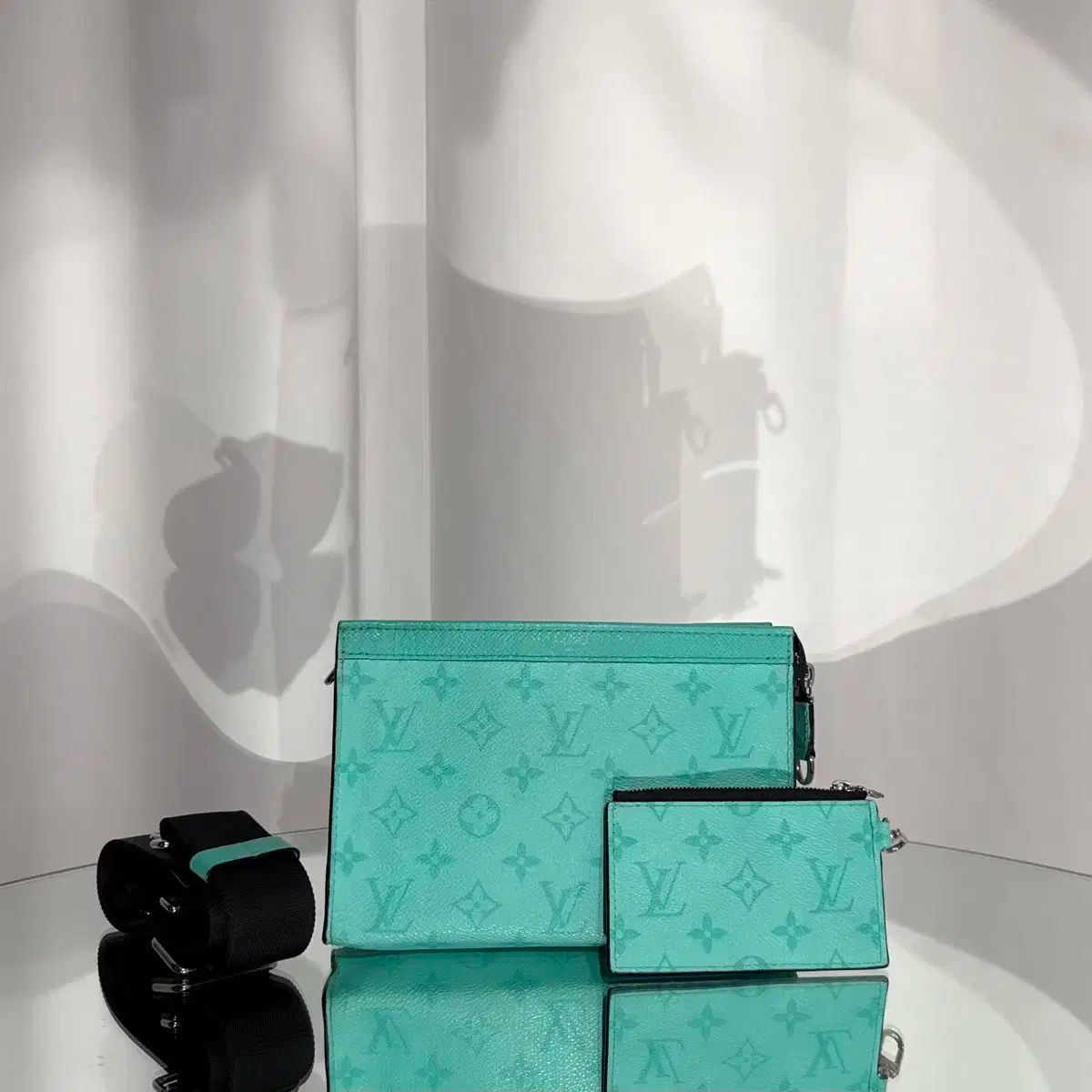 ルイヴィトン モノグラム ガス 통ウェアラブル ウォレット クロスバック