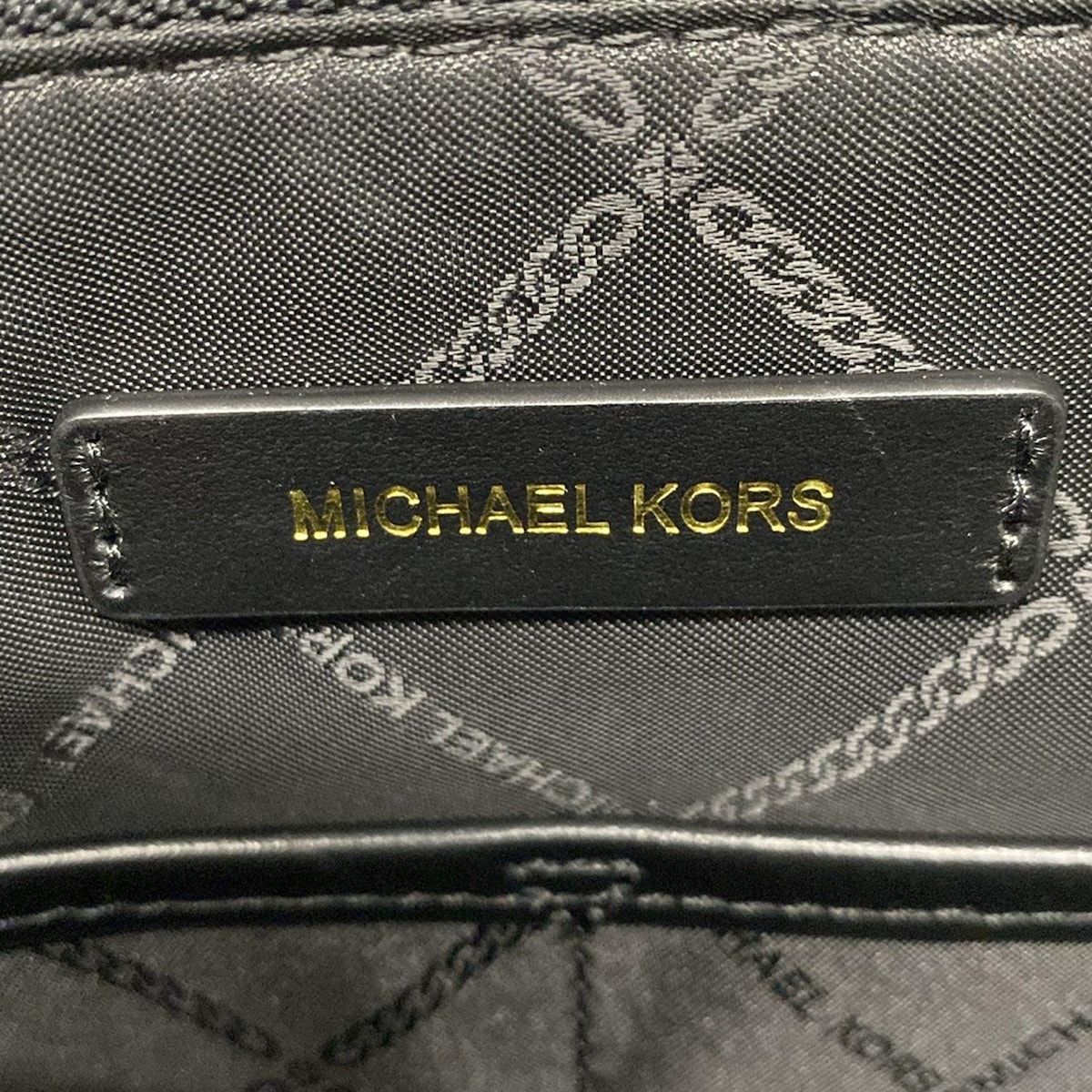 アイボリー×黒 レザー